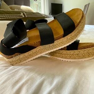 Steve Madden Flatform Espadrille in Size 9